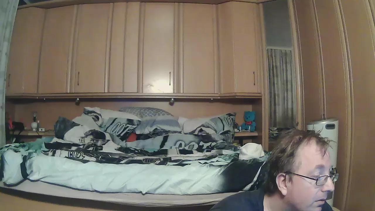 hotwife2026 on Cam4 
