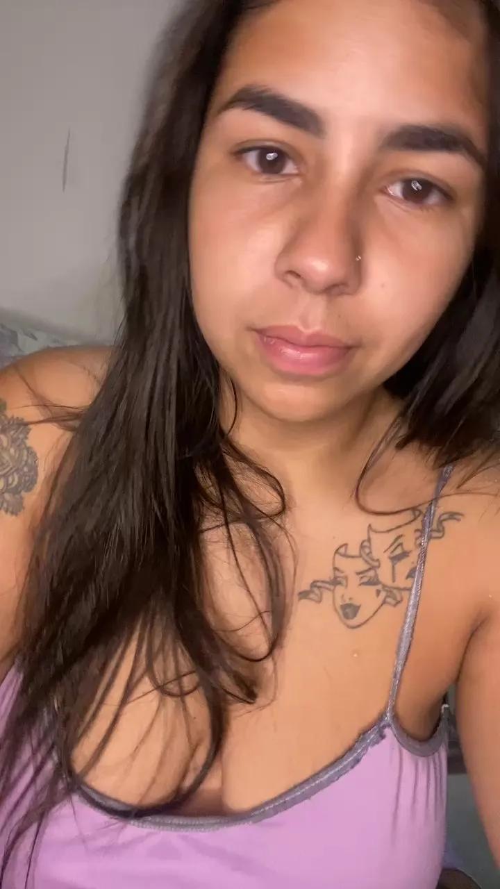 Iarinhalatina on Cam4