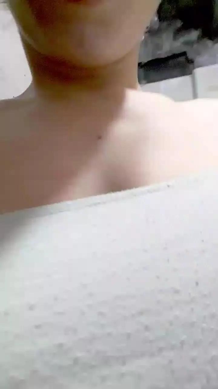 Jaanet on Cam4 