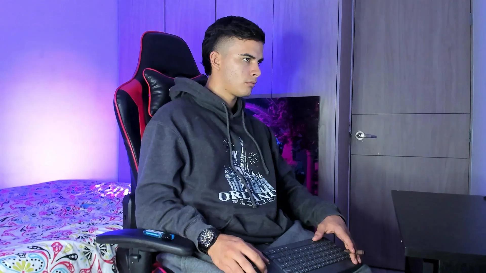 Offline jacob_fireexx on Cam4