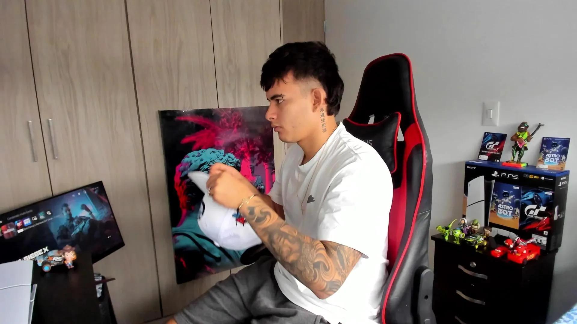 Offline jacob_fireexx on Cam4