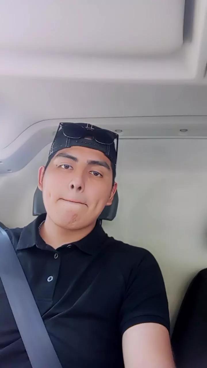 James25nava on Cam4 