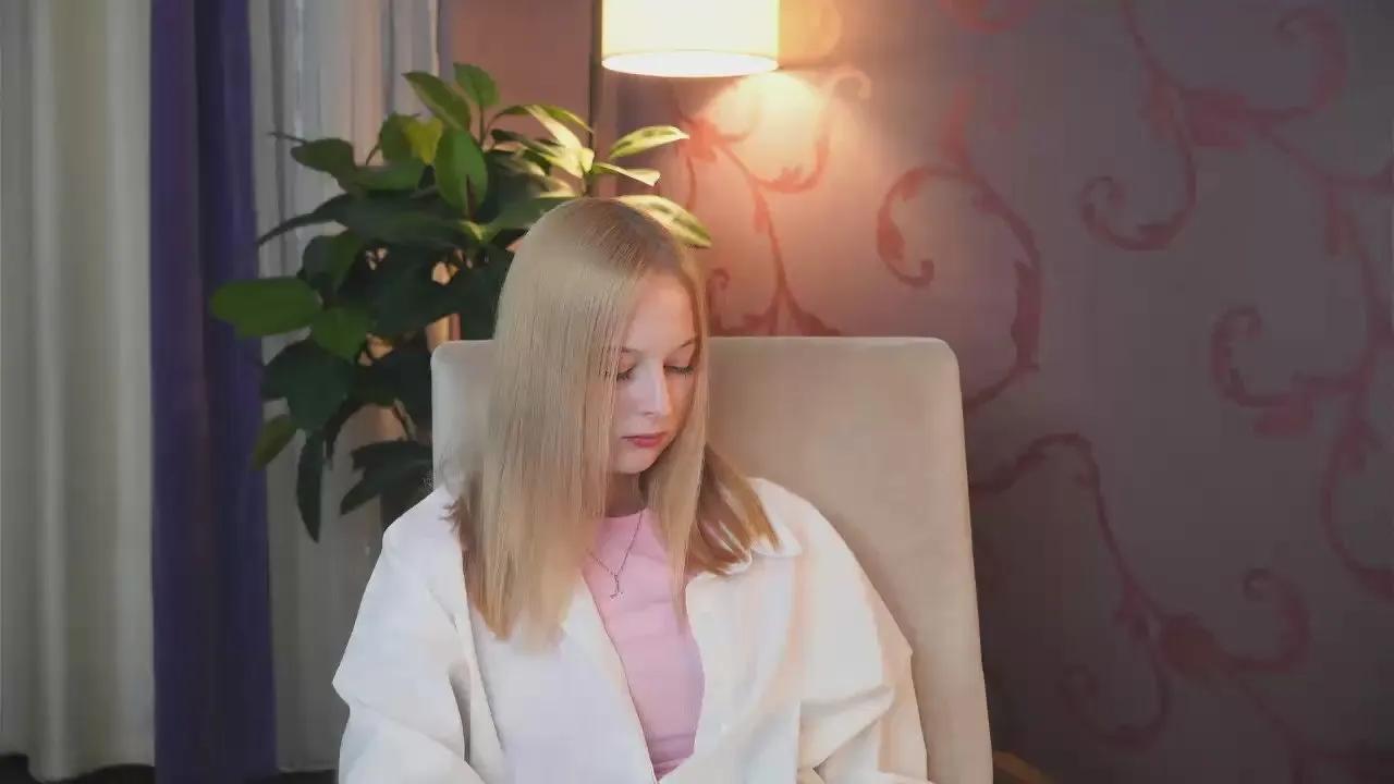 Freechat JeanieBeynon on Cam4