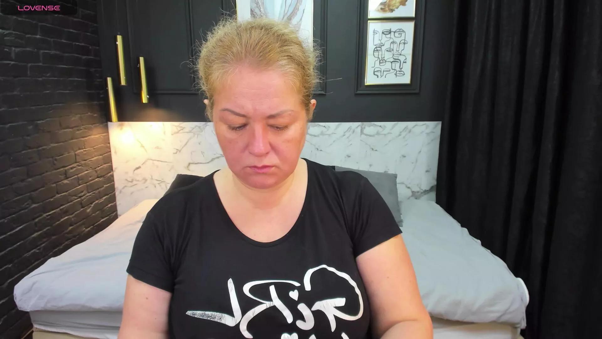 JenniferLight on Cam4 