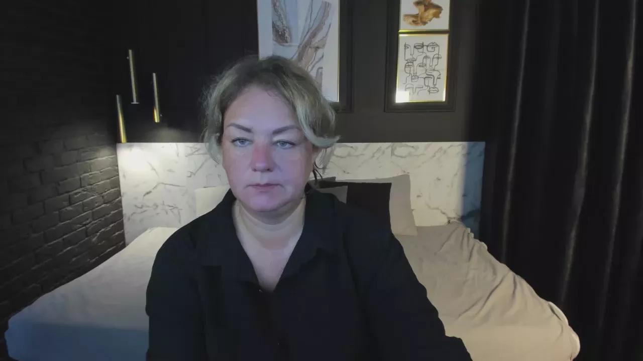 JenniferLight on Cam4 