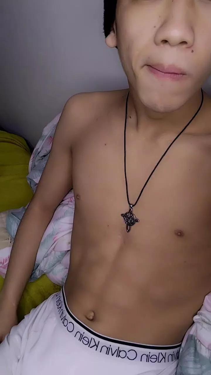 Kaiker_twink on Cam4 