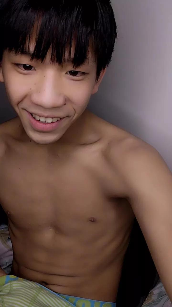 Kaiker_twink on Cam4 