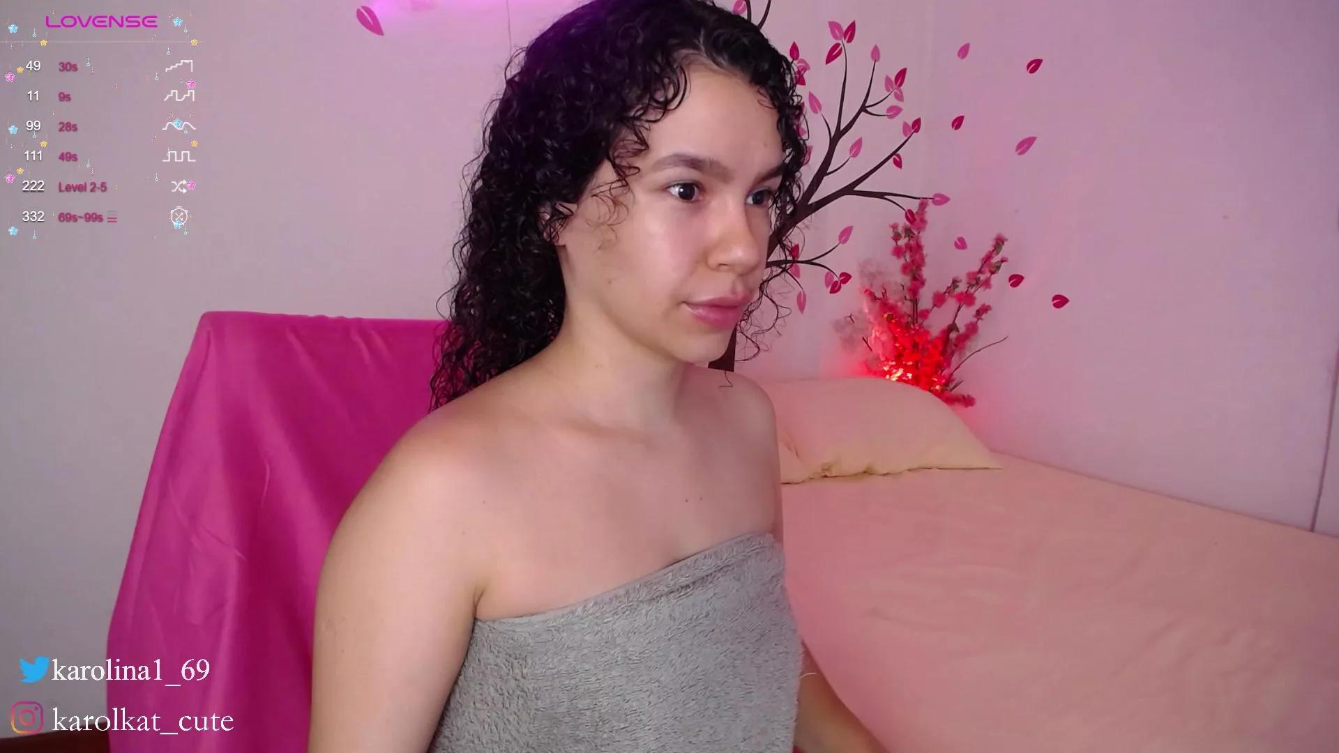 karolina_69cute on Cam4 