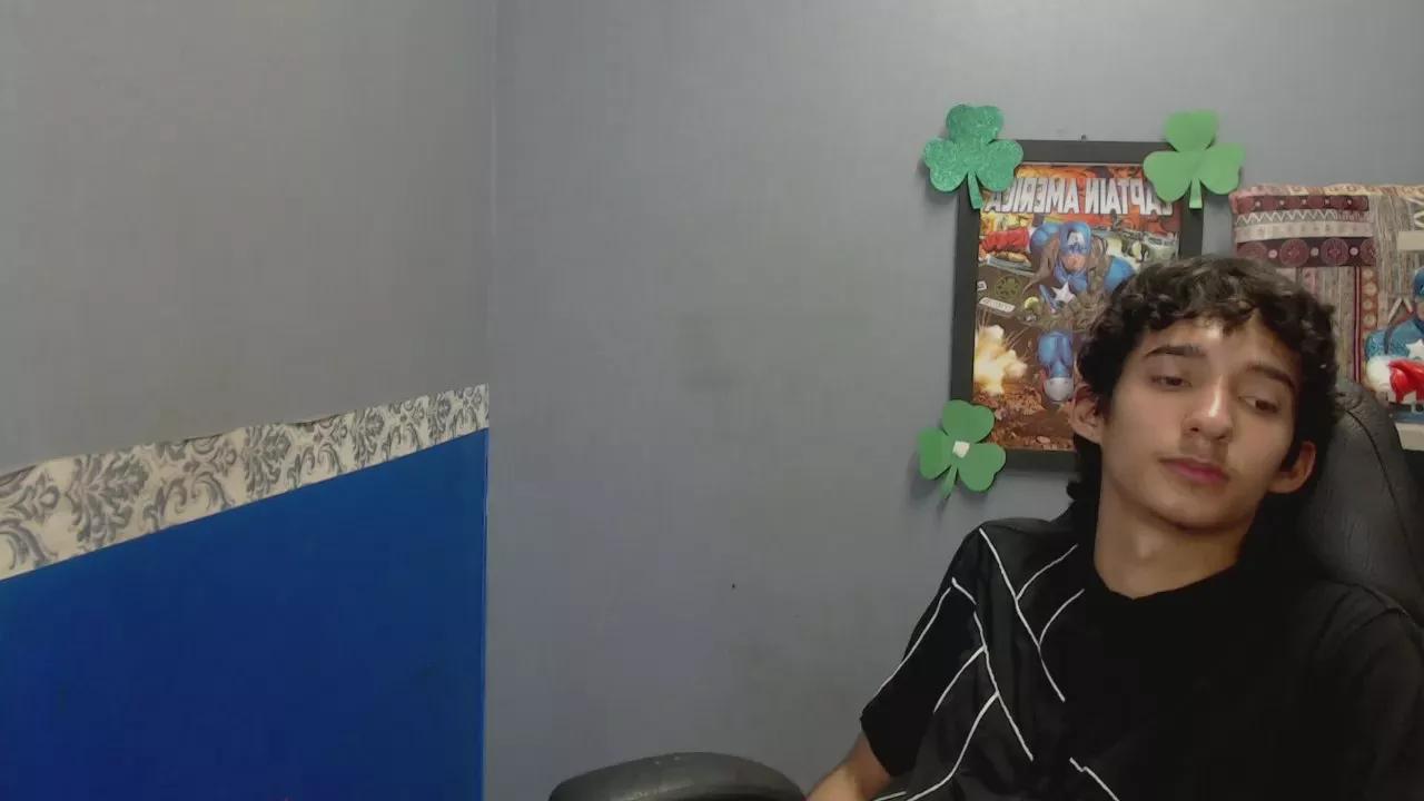 KAYLAT_DESTINY on Cam4 