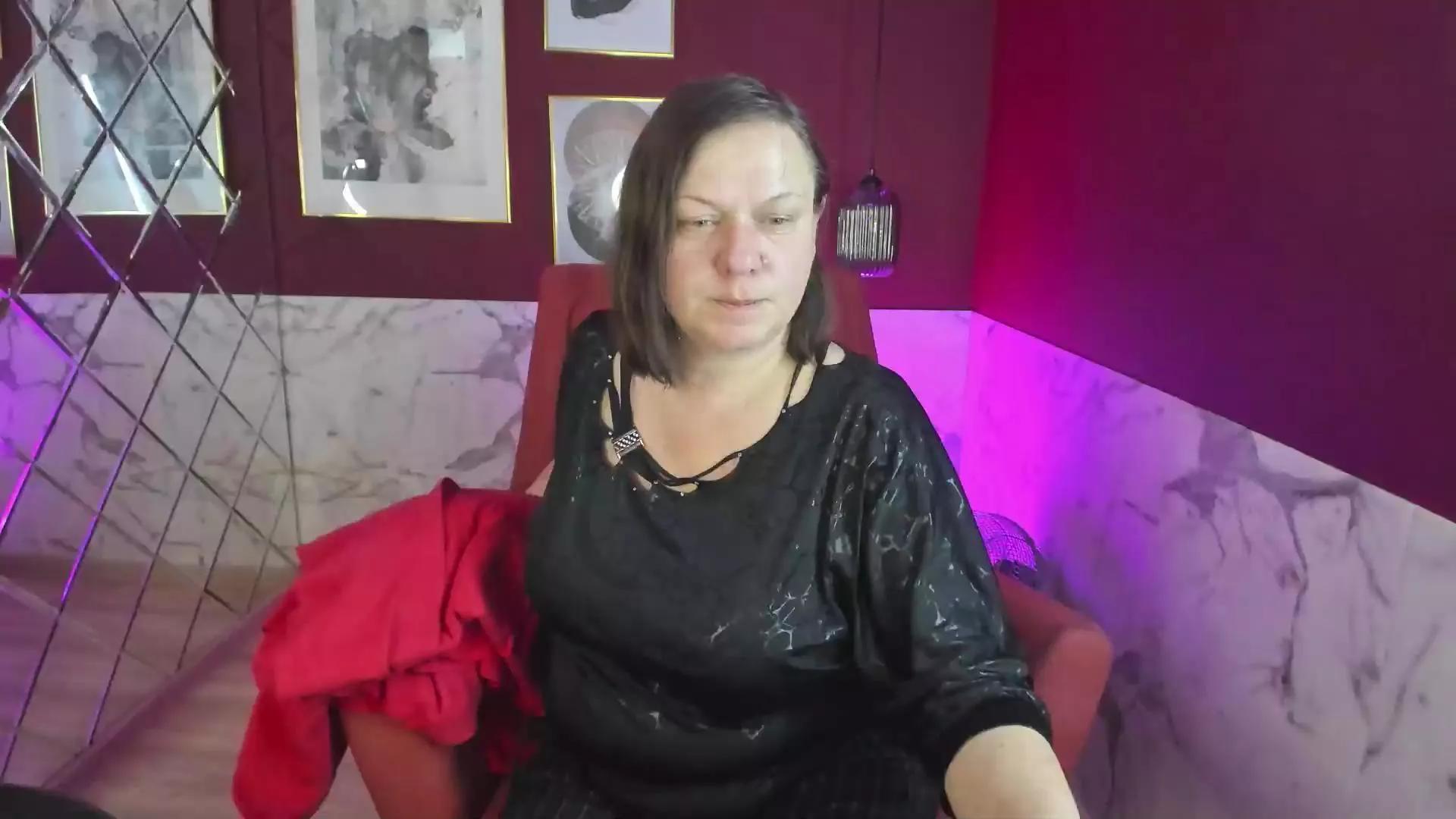 KellyPerfection on Cam4 