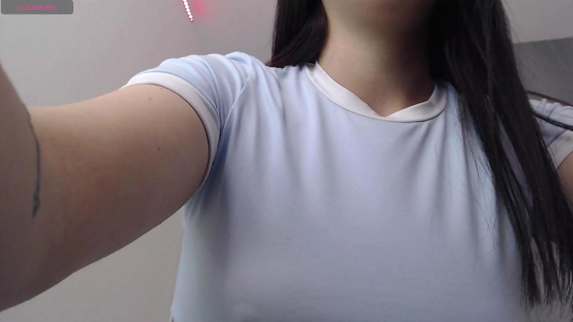 Kitty_Amira on Cam4 