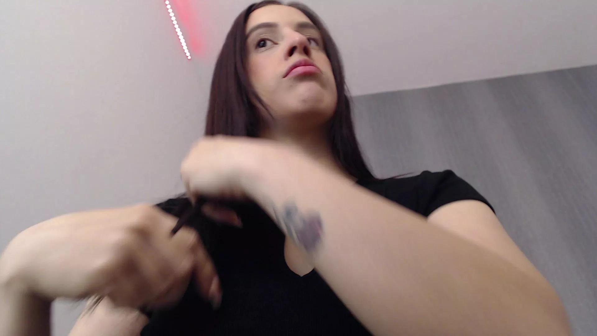 Kitty_Amira on Cam4 