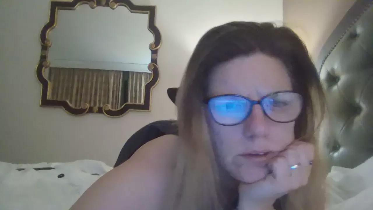 Kitty_Kat4u on Cam4 