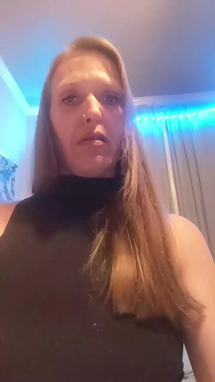 Kristycake on Cam4 