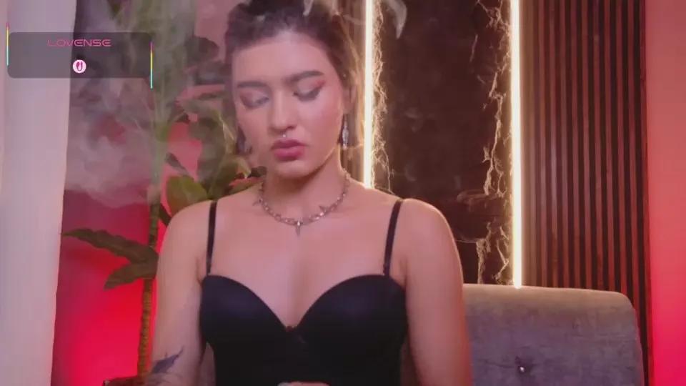 Offline la_diabla_1 on Cam4