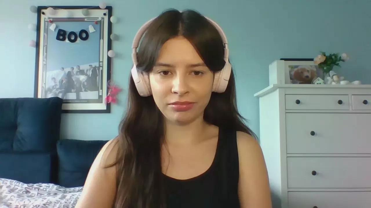 LariceSweetgirl on Cam4 
