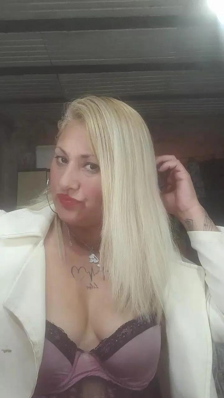 larubia1985 from Cam4