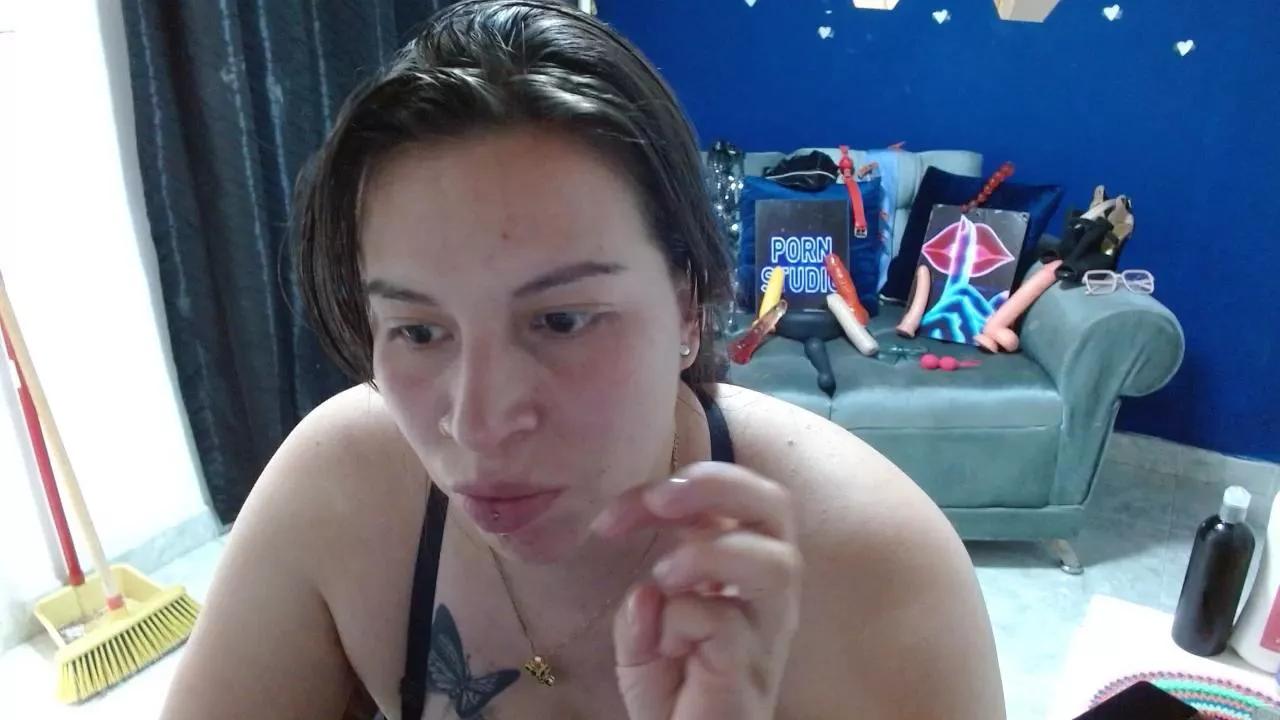 layanafuckass on Cam4 