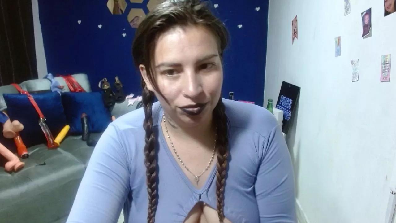 layanafuckass on Cam4 