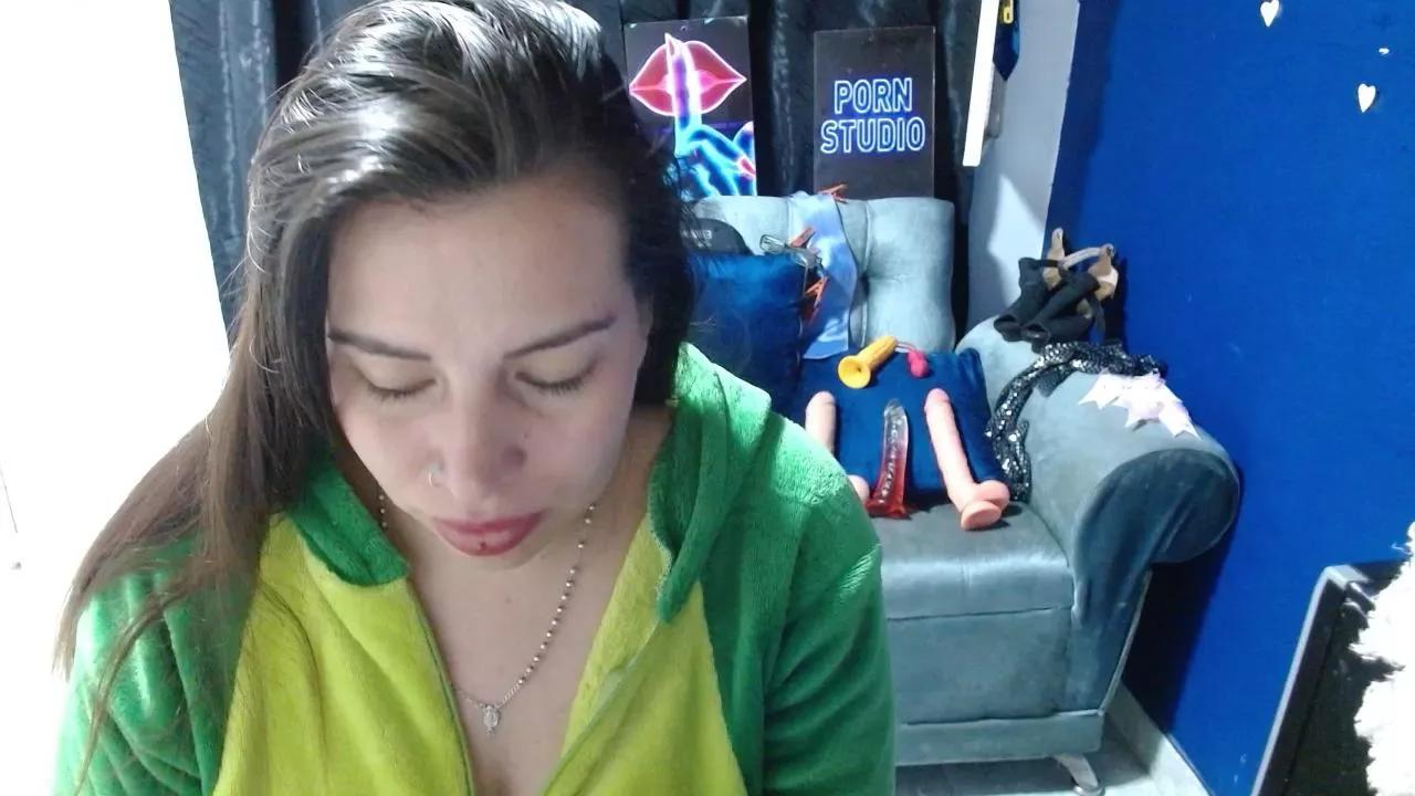 layanafuckass on Cam4 