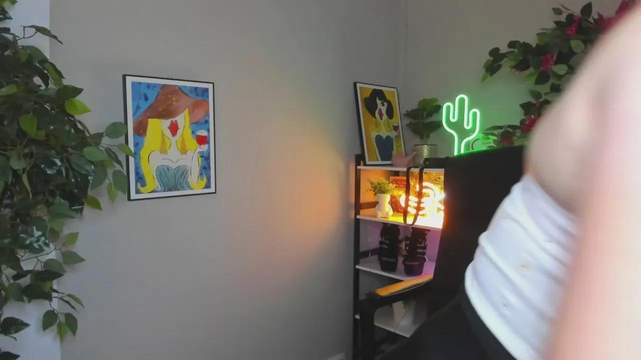 LAYLAxfire on Cam4 