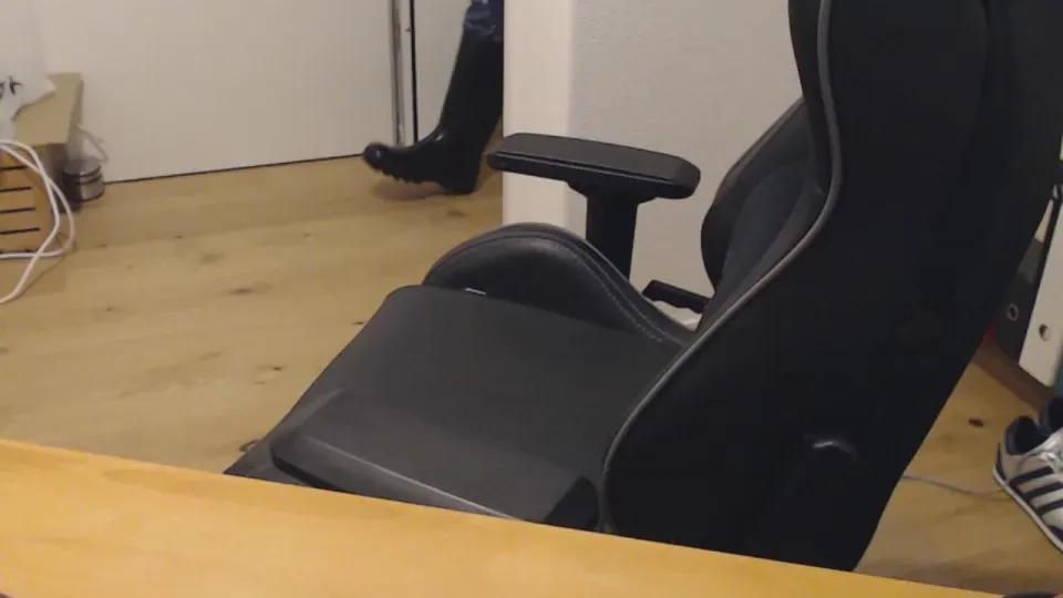 Leder_Gummi on Cam4 