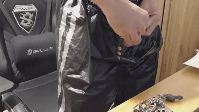 Leder_Gummi on Cam4 
