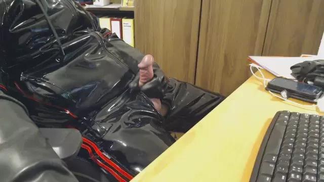 Leder_Gummi on Cam4 