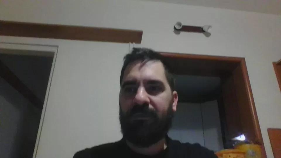 Leonidious on Cam4 