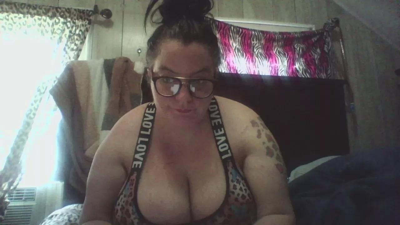 Lesbians2018 on Cam4 