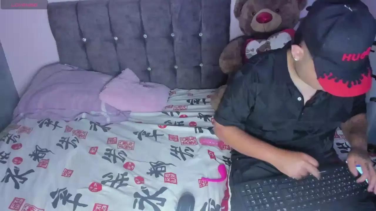 Lila_and_Max on Cam4 