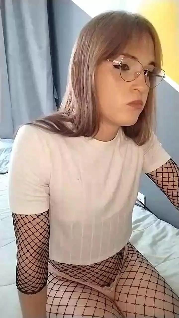 LilaMartinry on Cam4 