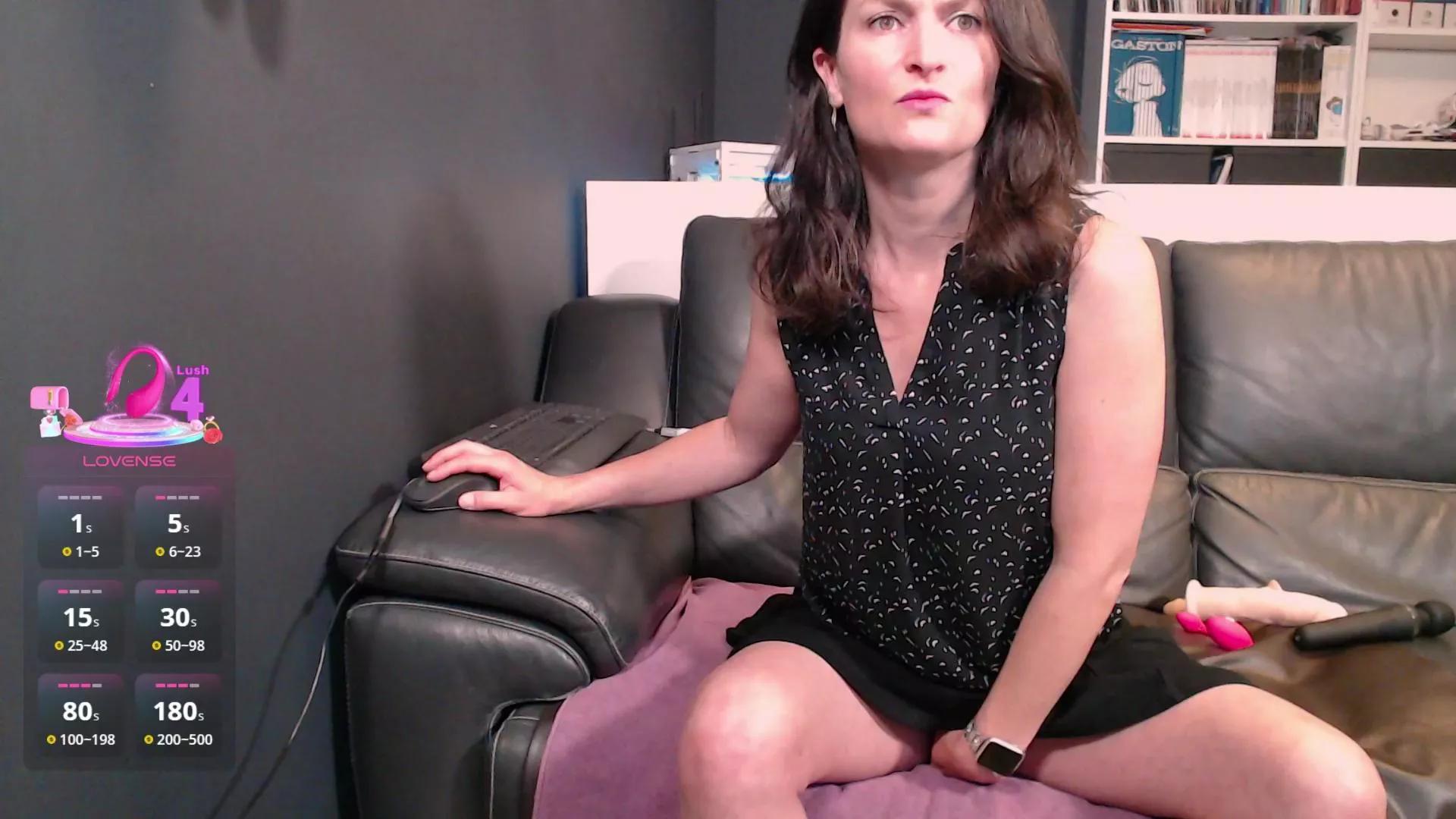 Lili_Bertine on Cam4 