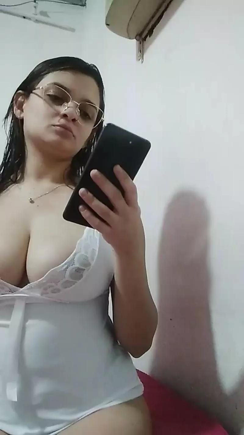 lilisilva1 on Cam4 