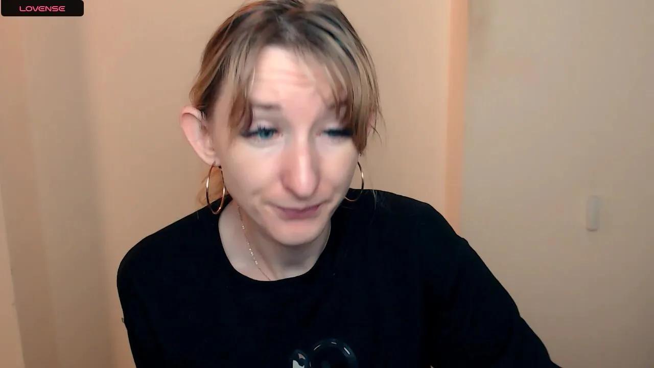 LillyBluee on Cam4