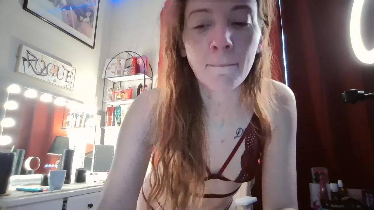 LillysAllYours on Cam4 