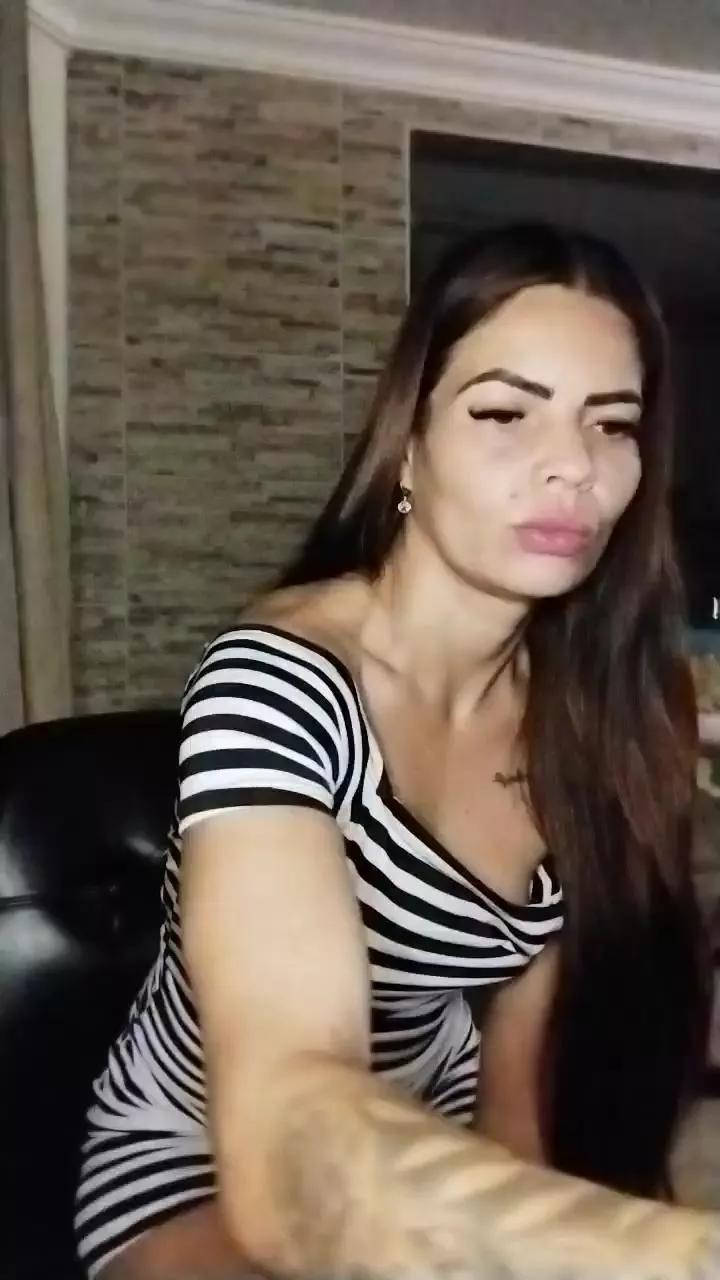 Lily2025 on Cam4 