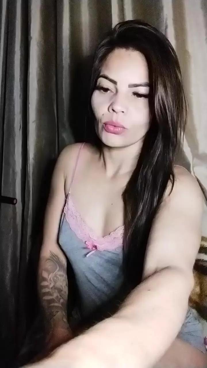 Lily2025 on Cam4 