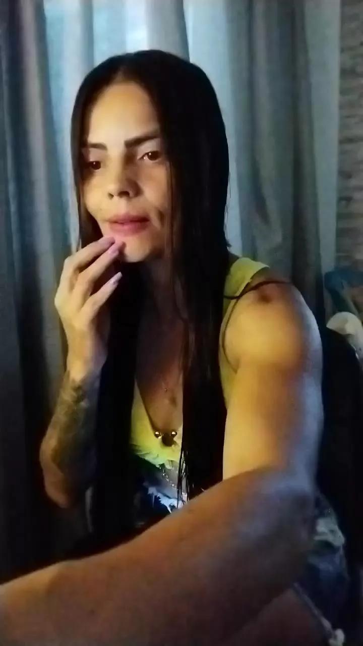 Lily2025 on Cam4 