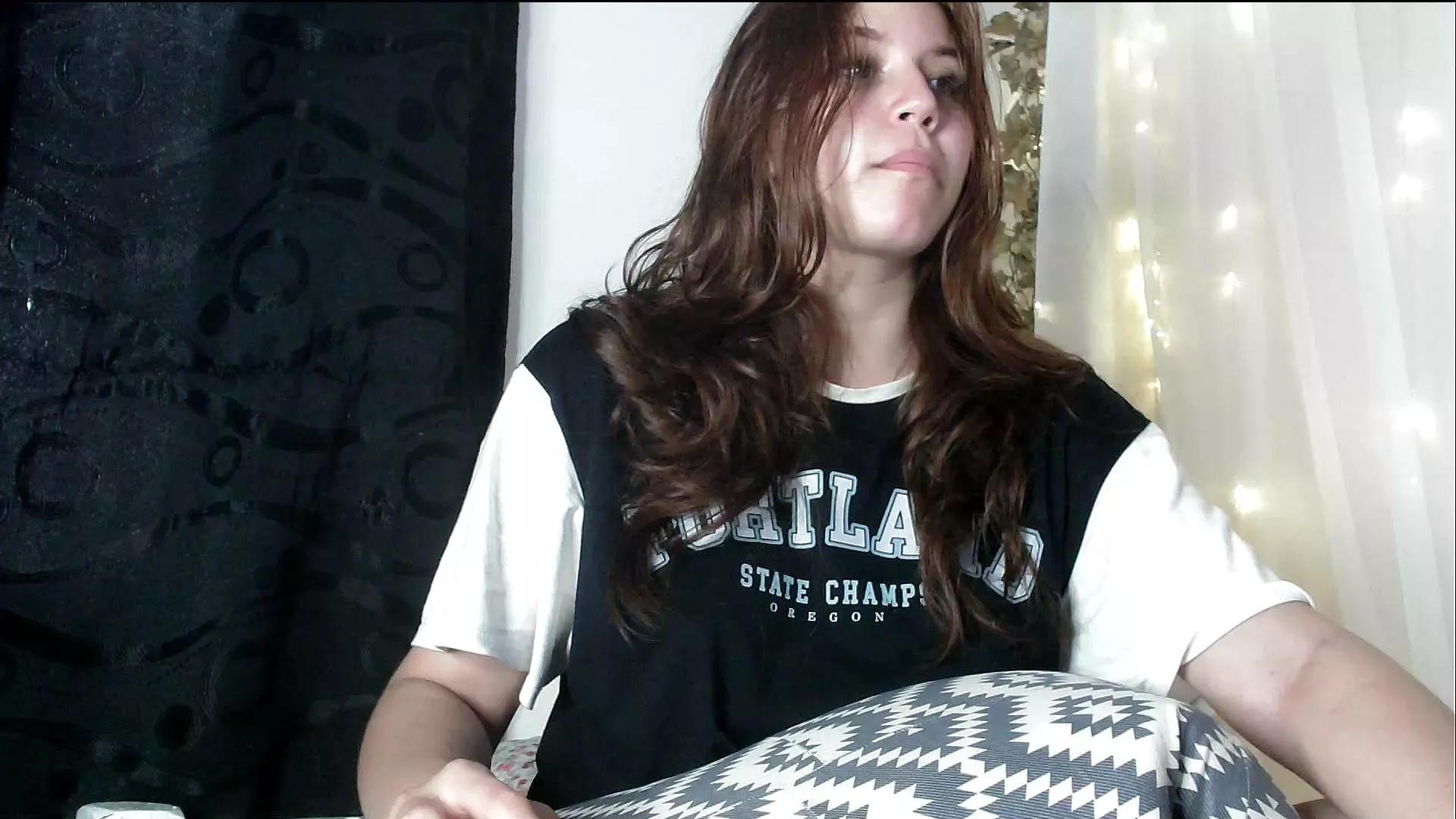 lishainparis18 on Cam4 