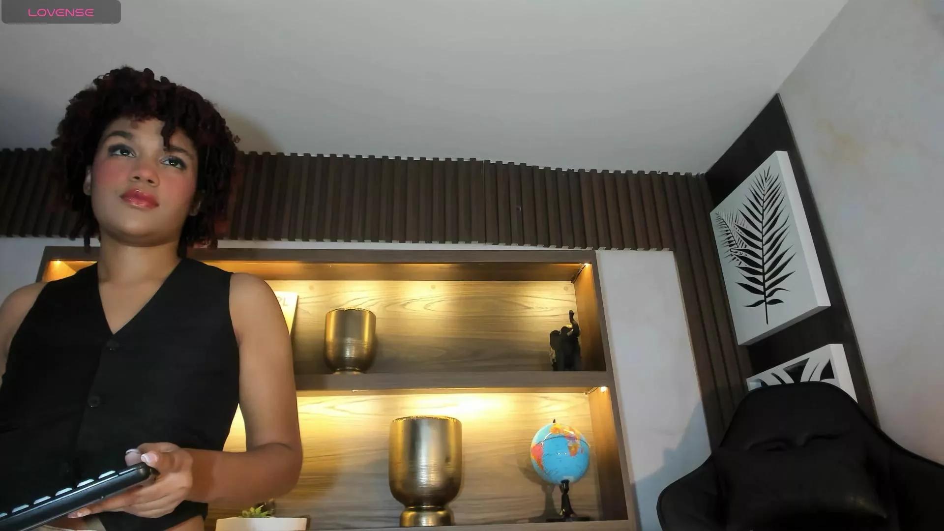 LolaDupont on Cam4 
