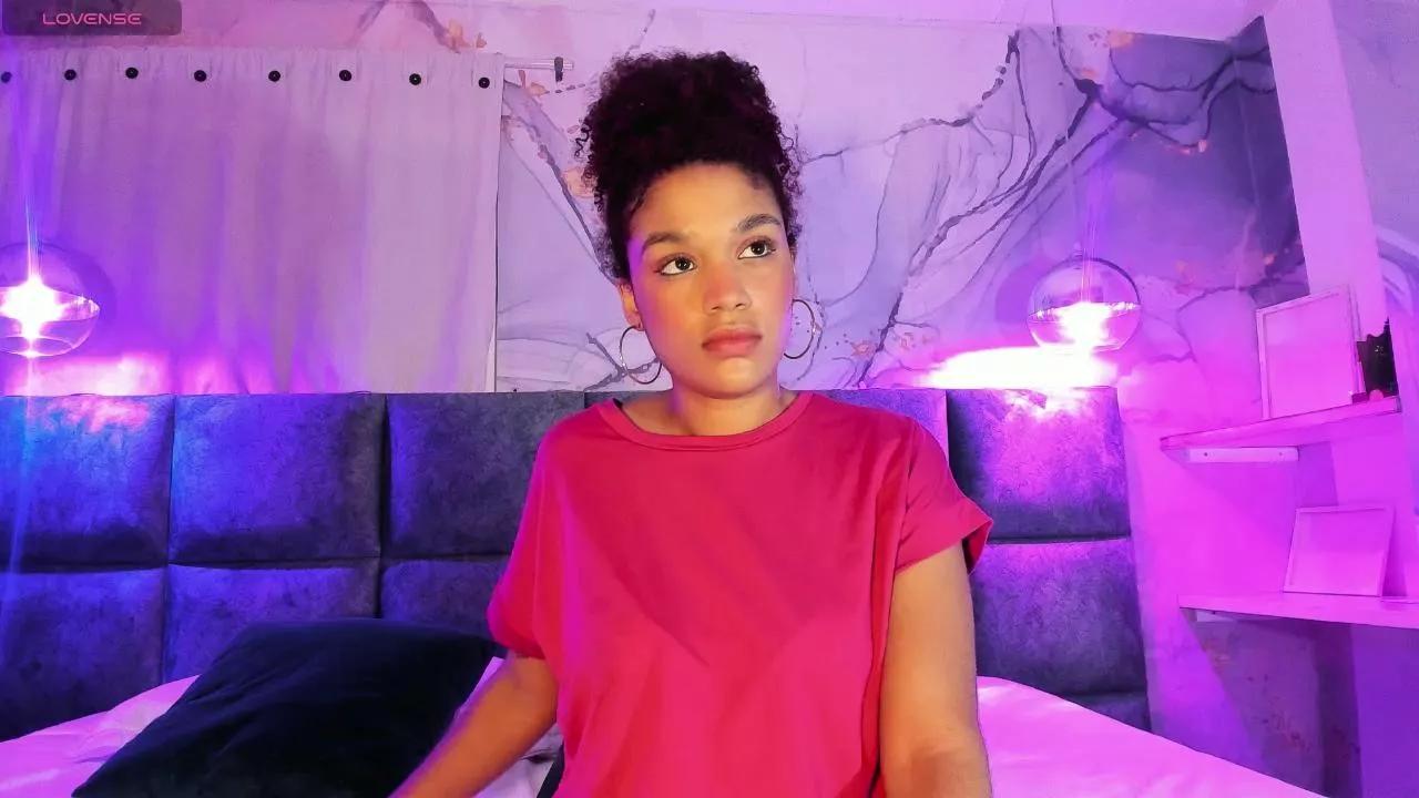 LolaDupont on Cam4 