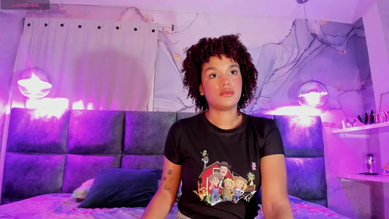 LolaDupont on Cam4 