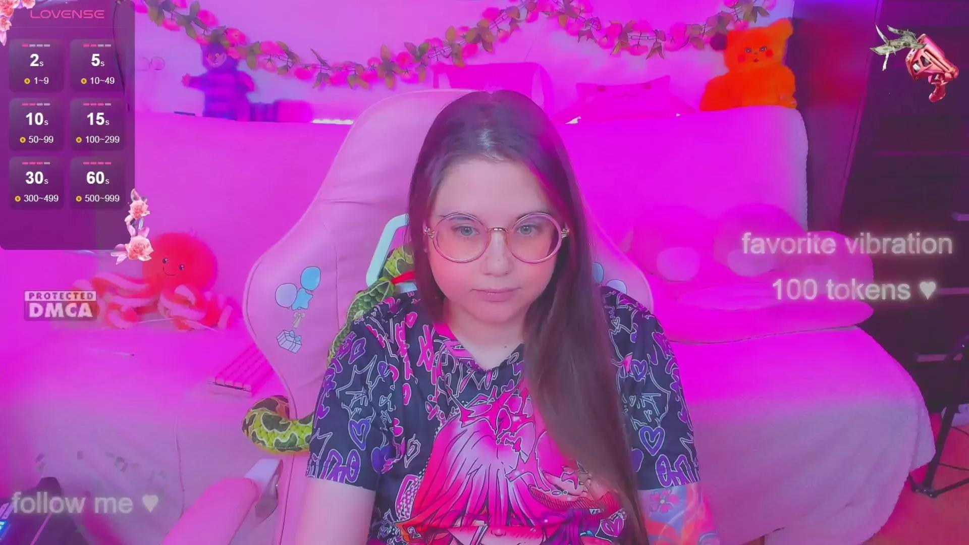 lolisuccub on Cam4 