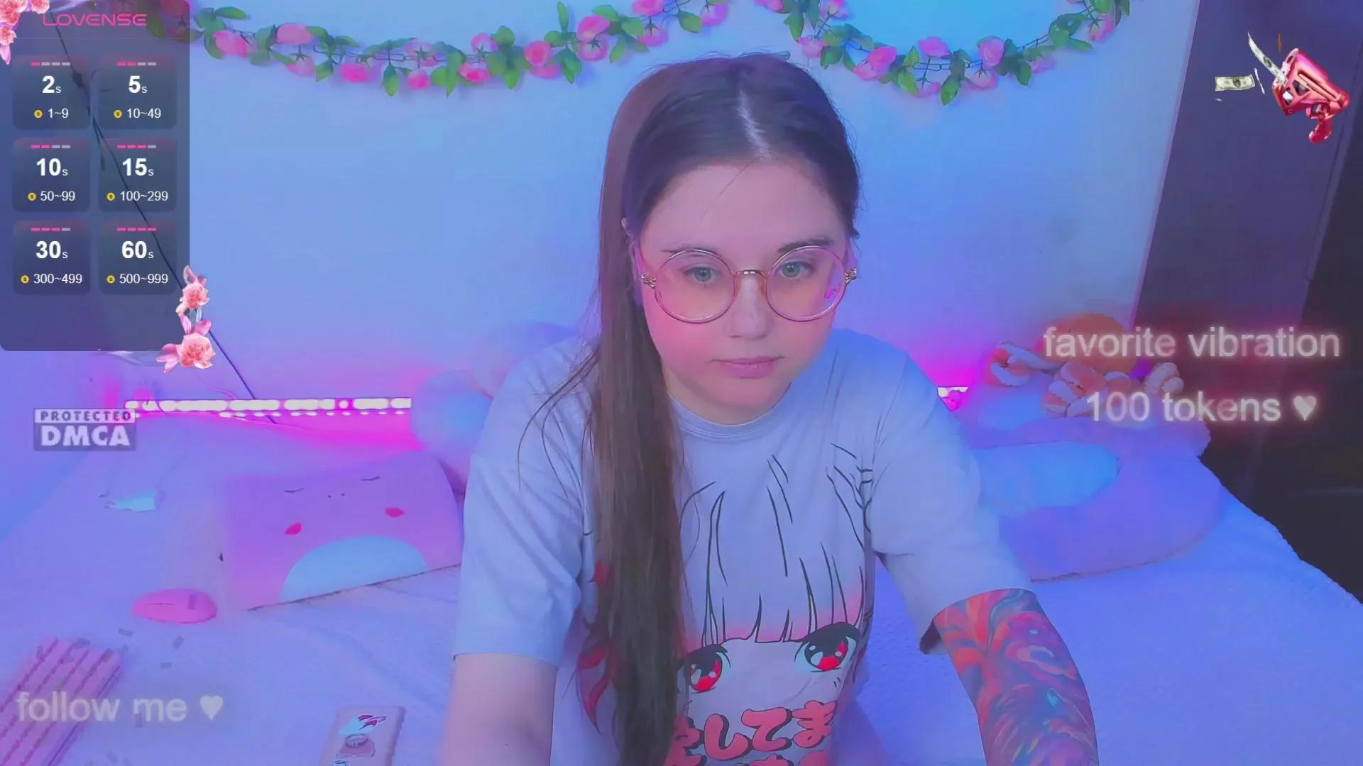 lolisuccub on Cam4 