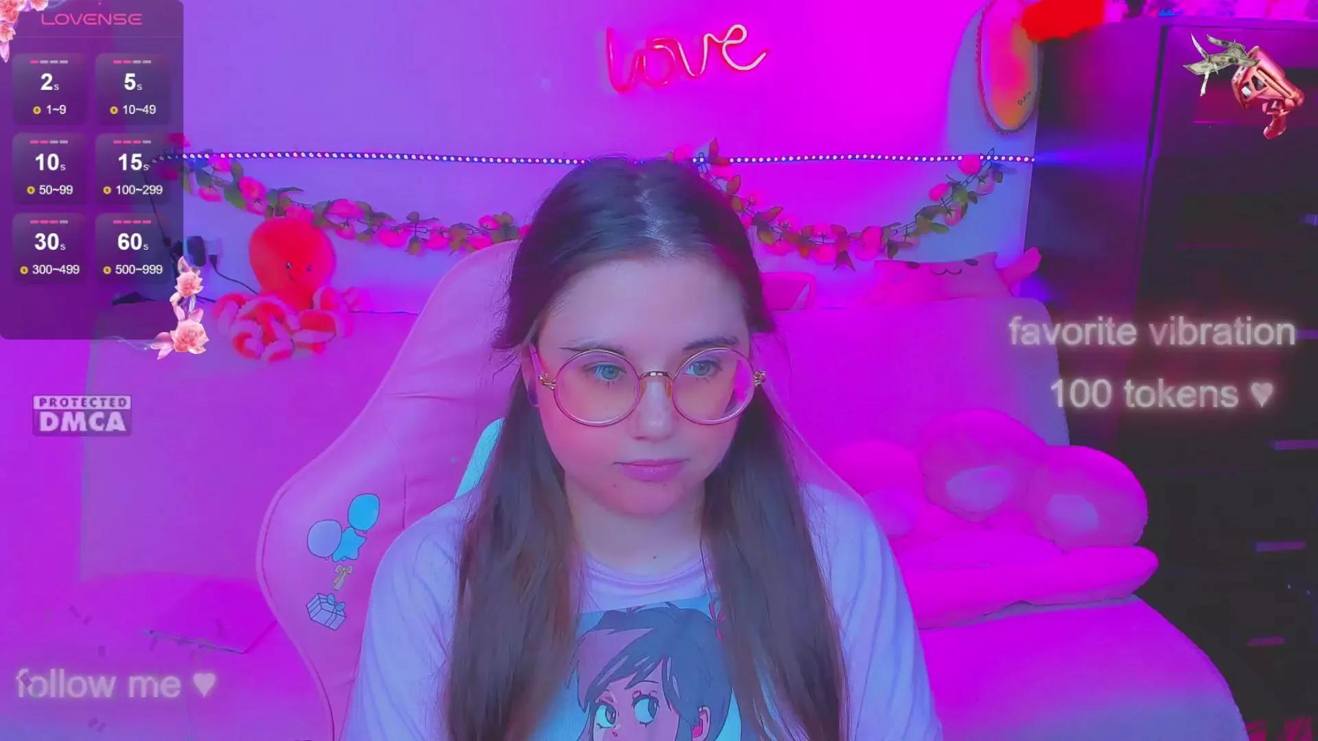 lolisuccub on Cam4 