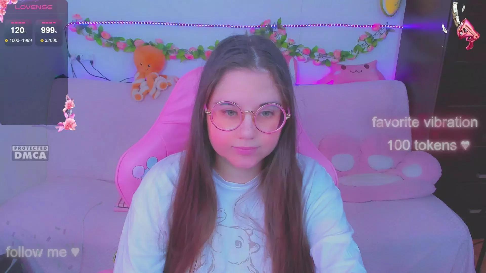 lolisuccub on Cam4 