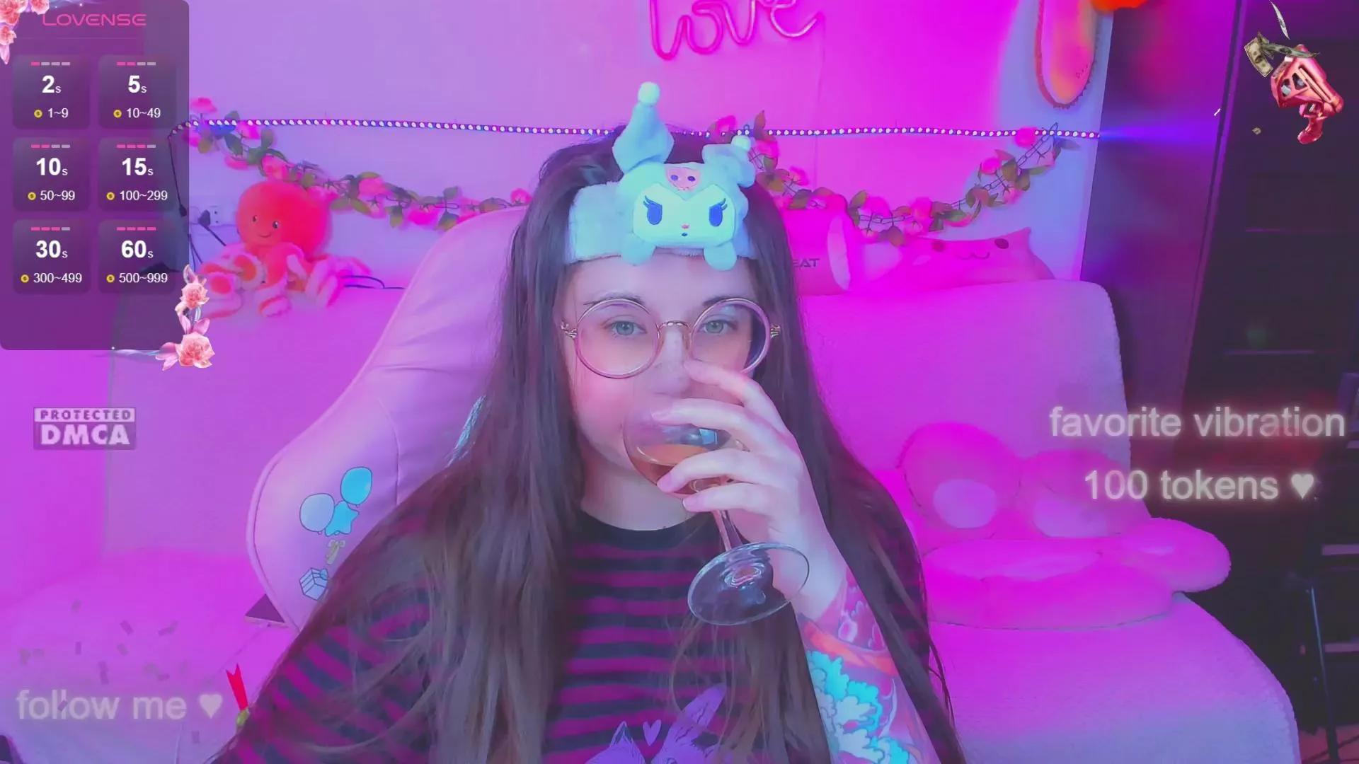 lolisuccub on Cam4 