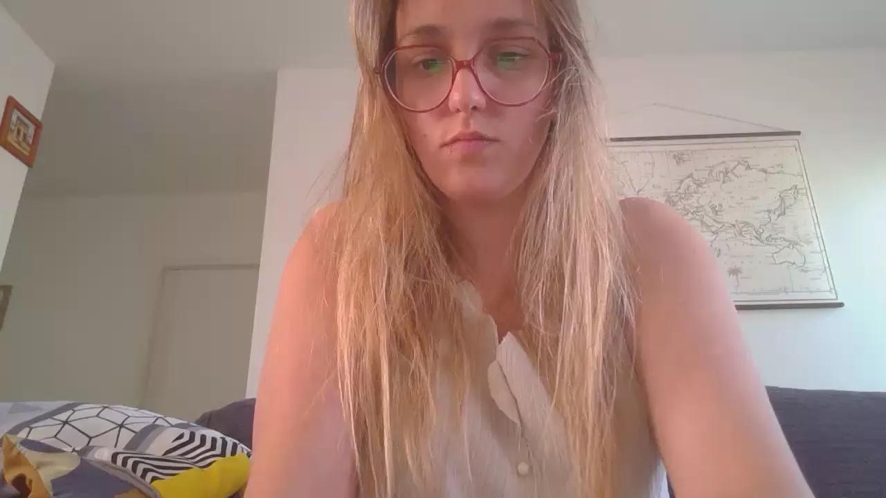 Lolotte79 on Cam4 