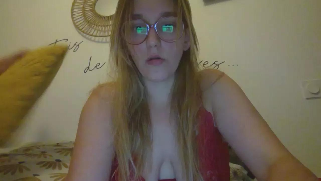 Lolotte79 on Cam4 